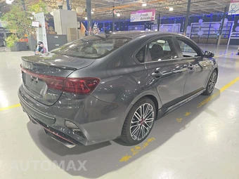 2023 Kia Forte GT - miniatura 3