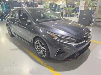 2023 Kia Forte GT - miniatura 4