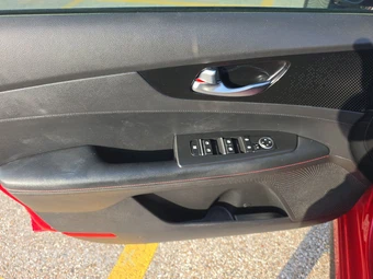 2023 Kia Forte GT - miniatura 9