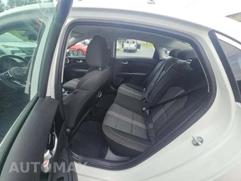 2023 Kia Forte GT-Line – miniatura 10