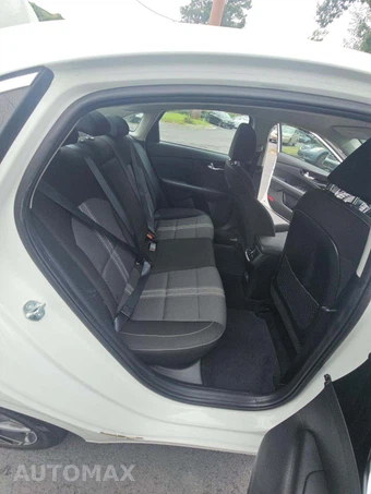 2023 Kia Forte GT-Line – miniatura 13