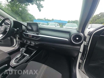 2023 Kia Forte GT-Line – miniatura 16