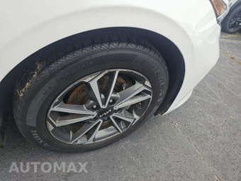 2023 Kia Forte GT-Line – miniatura 18