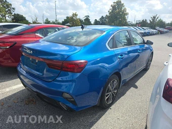 2023 Kia Forte GT-Line - miniatura 3