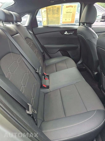 2023 Kia Forte GT-Line - miniatura 16