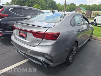 2023 Kia Forte GT-Line - miniatura 3