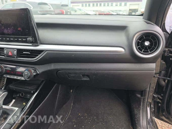 2023 Kia Forte GT-Line - miniatura 16