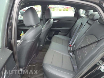2023 Kia Forte GT-Line - miniatura 10