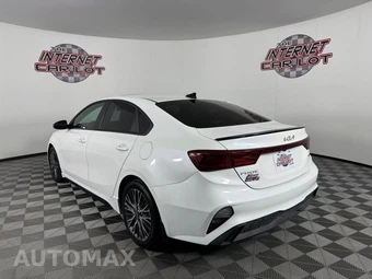 2023 Kia Forte GT-Line - miniatura 5