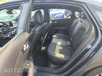 2023 Kia Forte GT-Line - miniatura 13