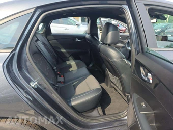 2023 Kia Forte GT-Line - miniatura 16