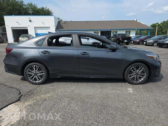 2023 Kia Forte GT-Line - miniatura 4
