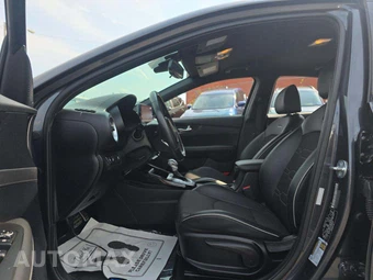2023 Kia Forte GT-Line - miniatura 6