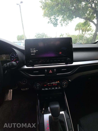 2023 Kia Forte GT-Line - miniatura 10