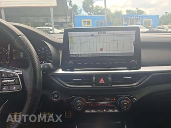 2023 Kia Forte GT-Line - miniatura 10