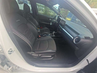2023 Kia Forte GT-Line - miniatura 18