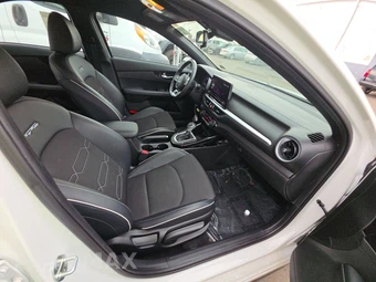 2023 Kia Forte GT-Line - miniatura 8
