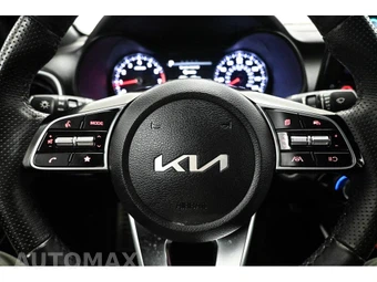 2023 Kia Forte GT-Line - miniatura 9
