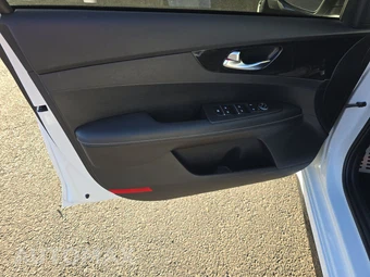 2023 Kia Forte GT-Line - miniatura 15