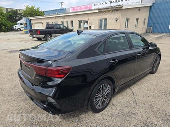 2023 Kia Forte GT-Line - miniatura 3