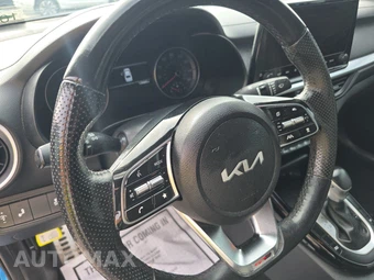 2023 Kia Forte GT-Line – miniatura 10