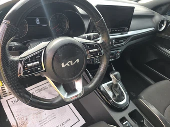 2023 Kia Forte GT-Line – miniatura 11