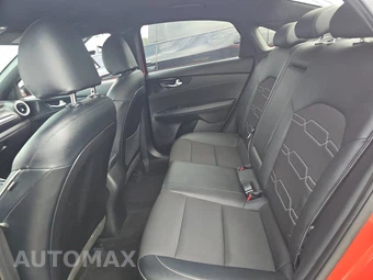2023 Kia Forte GT-Line - miniatura 13