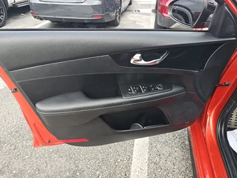 2023 Kia Forte GT-Line - miniatura 9