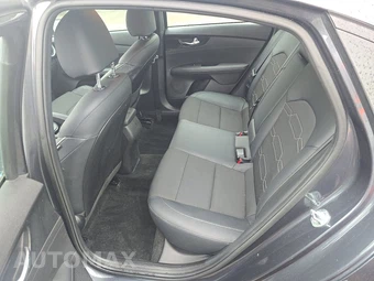 2023 Kia Forte GT-Line - miniatura 13