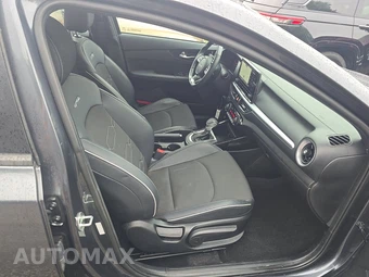 2023 Kia Forte GT-Line - miniatura 8