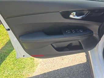 2023 Kia Forte GT-Line - miniatura 9