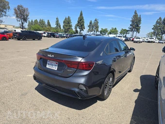 2023 Kia Forte GT-Line - miniatura 4