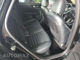 2023 Kia Forte GT-Line - miniatura 16