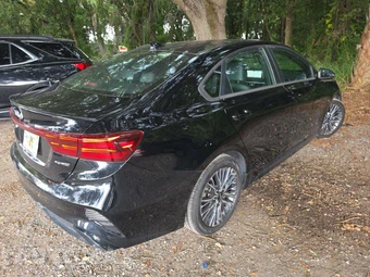 2023 Kia Forte GT-Line - miniatura 3