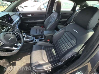 2023 Kia Forte GT-Line - miniatura 6