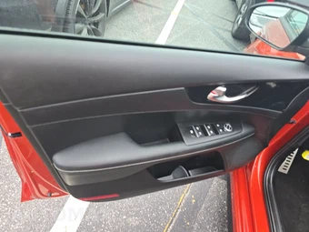 2023 Kia Forte GT-Line - miniatura 9