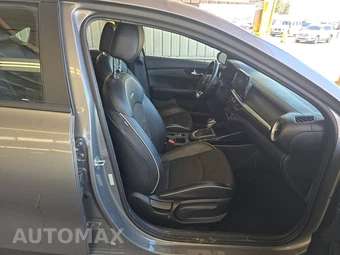 2023 Kia Forte GT-Line – miniatura 8