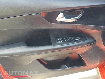 2023 Kia Forte GT-Line – miniatura 9