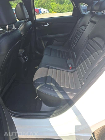 2023 Kia Forte GT-Line - miniatura 10