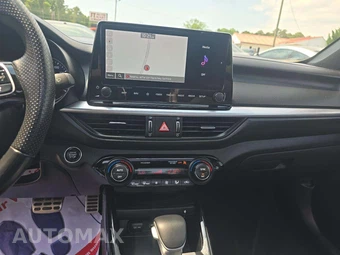 2023 Kia Forte GT-Line - miniatura 7