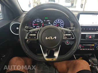 2023 Kia Forte GT-Line - miniatura 10