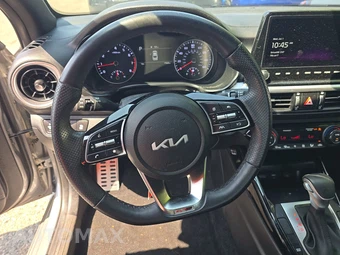 2023 Kia Forte GT-Line - miniatura 10