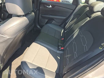 2023 Kia Forte GT-Line - miniatura 13