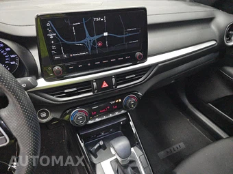 2023 Kia Forte GT-Line - miniatura 11