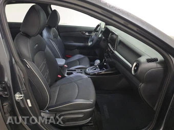 2023 Kia Forte GT-Line - miniatura 8