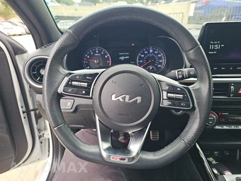 2023 Kia Forte GT-Line - miniatura 10