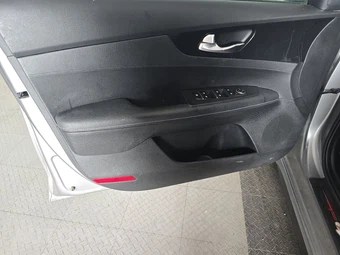 2023 Kia Forte GT-Line – miniatura 9