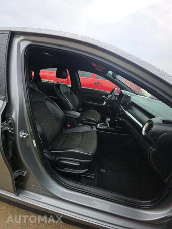 2023 Kia Forte GT-Line – miniatura 18