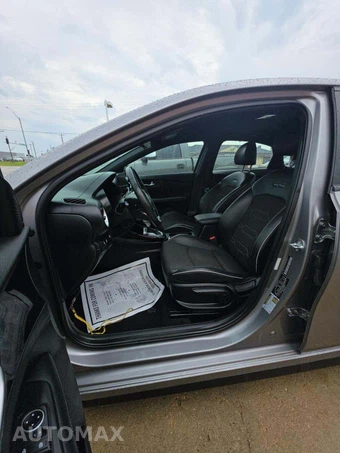 2023 Kia Forte GT-Line – miniatura 6