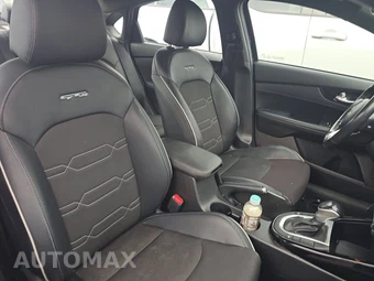 2023 Kia Forte GT-Line - miniatura 8